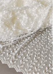 Haft na tiulu 3D ecru 130cm/0,5m.