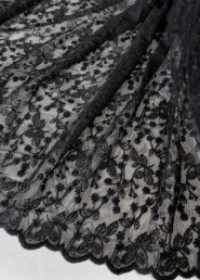 Bawełniany haft na tiulu czarny 130cm/0,5m.