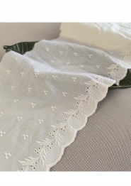 Angielski haft na bawełnie beżowy 18cm/0,5m.