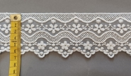 Bawełniany haft na tiulu ecru 70mm/0,5m.