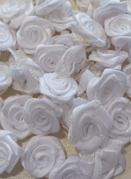 Różyczki satynowe białe 12mm 6szt.