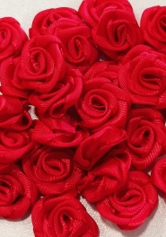 Różyczki satynowe czerwone 12mm 6szt.
