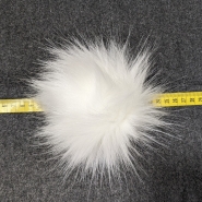 Pompon futrzany biały 12cm 