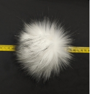 Pompon futrzany biały podpalany 12cm