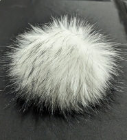 Pompon futrzany biały podpalany 12cm