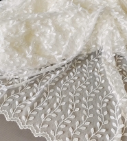 Haft na tiulu 3D ecru 130cm/0,5m.