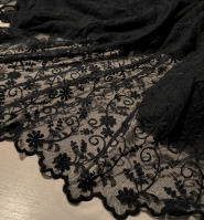 Bawełniany haft na tiulu czarny 130cm/0,5m.