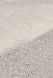 Haft na bawełnie biały 130cm/0,5m.