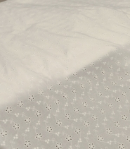 Haft na bawełnie biały 130cm/0,5m.