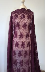 Bawełniany haft na tiulu burgund (bordo) 130cm/0,5m.