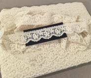 Bawełniany haft na tiulu beżowy 28mm/1m.