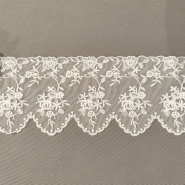 Bawełniany haft na tiulu ecru 11cm/0,5m.