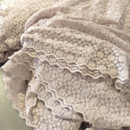 Bawełniany haft na tiulu róż/fiolet 130cm/0,5m.