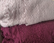 Bawełniany haft na tiulu róż/fiolet 130cm/0,5m.